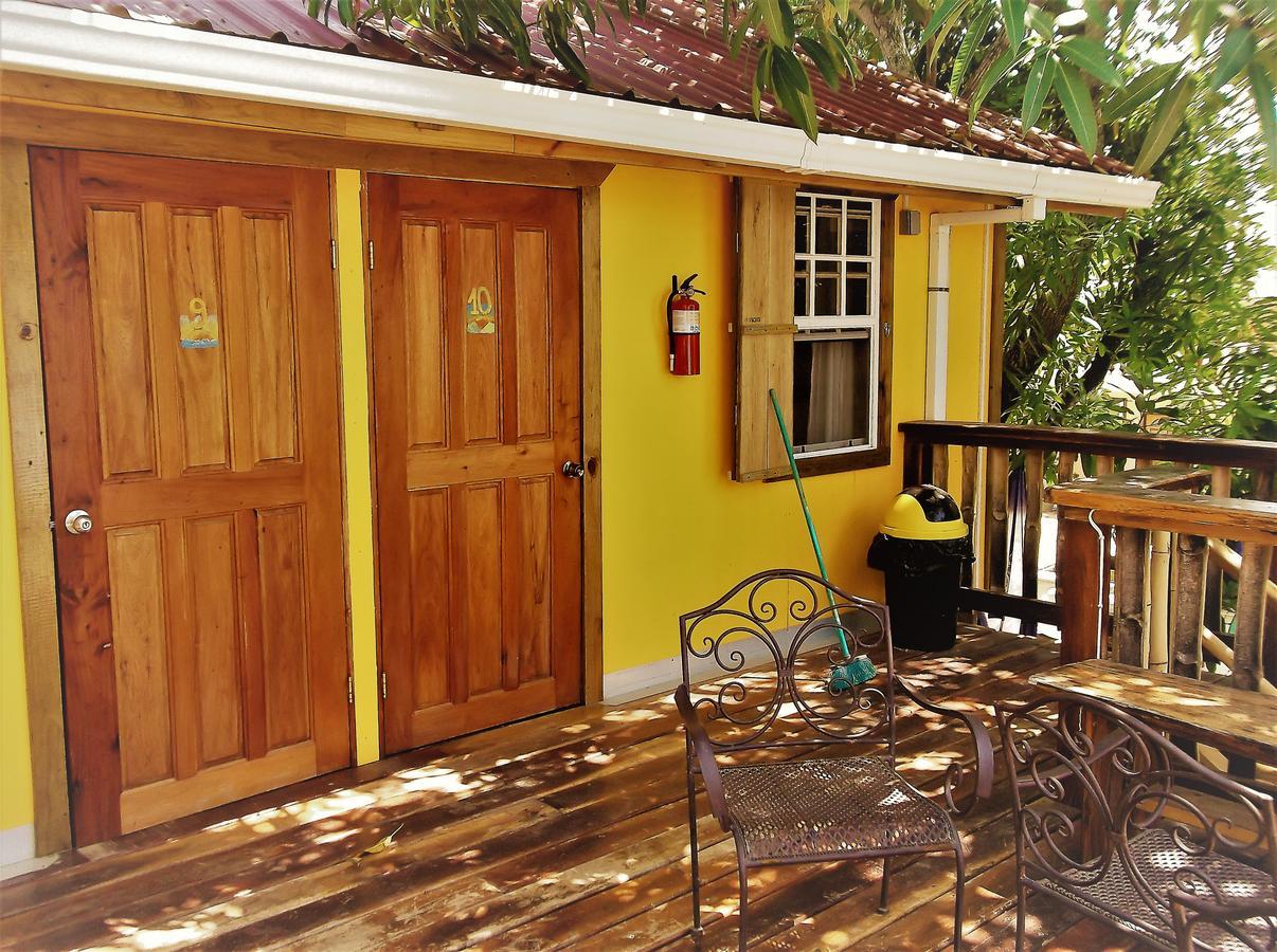 The Funky Dodo Backpackers Hostel Хопкинс Экстерьер фото